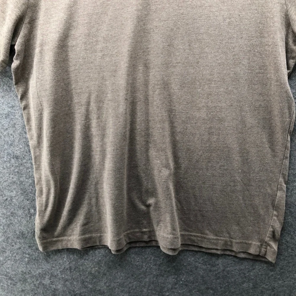 Banana Republic Premium Wash V-Neck T-Shirt Mens L Sanded Khaki Short Sleeve Tee